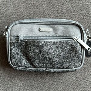 Great Gift! NWT Baggallini Crossbody Bag with Anti-Theft features